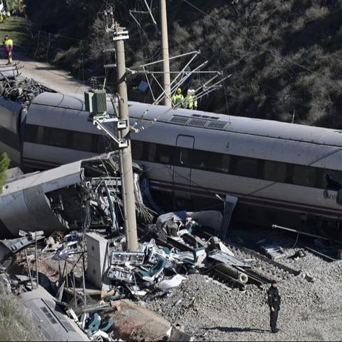 �spanya'da ikinci tren kazas�: �l� ve �ok say�da yaral� var