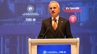 Nusaybin'de bayrak indirme provokasyonu! Bakan Uralo�lu: Birka� tane kendini bilmez zihnimizi buland�ramaz