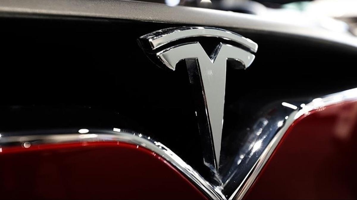 Tesla'da neler oluyor? 1.700 �al��an i�ten ��kar�ld�
