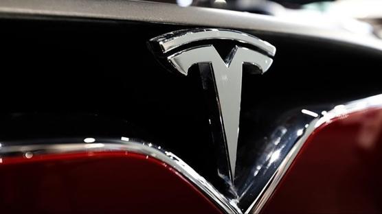 Tesla'da neler oluyor? 1.700 �al��an i�ten ��kar�ld�