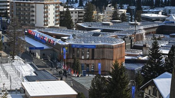 Davos'ta yangın paniği! Alan tahliye edildi