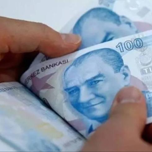 Emeklilerin zam farklar� yar�n hesaba yat�r�lacak