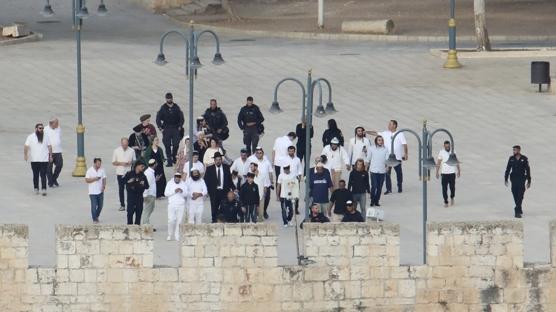 ��galcilerden Mescid-i Aksa'ya bask�n