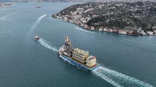 Osman Gazi ve Y�ld�r�m'�n par�alar� �stanbul'dan ge�ti