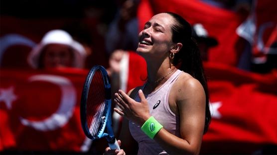 Zeynep Sönmez bir ilkin peşinde