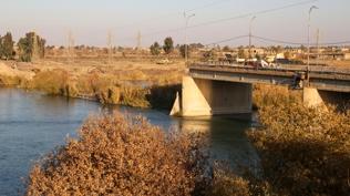Yıkılan köprüler yaşamı zorlaştırdı: Bölge halkından Suriye hükümetine çağrı