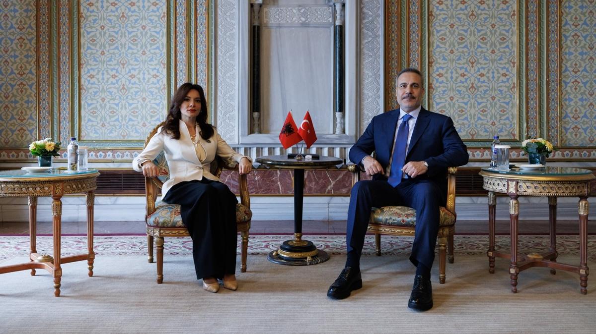 Bakan Fidan'dan �stanbul'da diplomasi trafi�i: Mevkida�lar� ile bir araya geldi