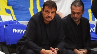 Ergin Ataman'a �srail'de �irkin sald�r�
