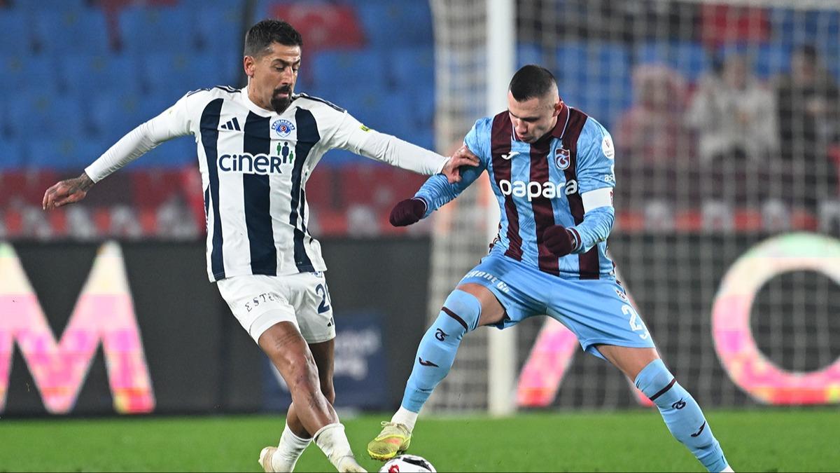 Kerem Demirbay k�rm�z� g�rd�, Kas�mpa�a ma�� 10 ki�i tamamlad�