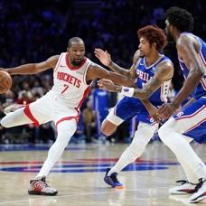 NBA'de nefes kesen ma�: 76ers, Rockets'� uzatmada devirdi