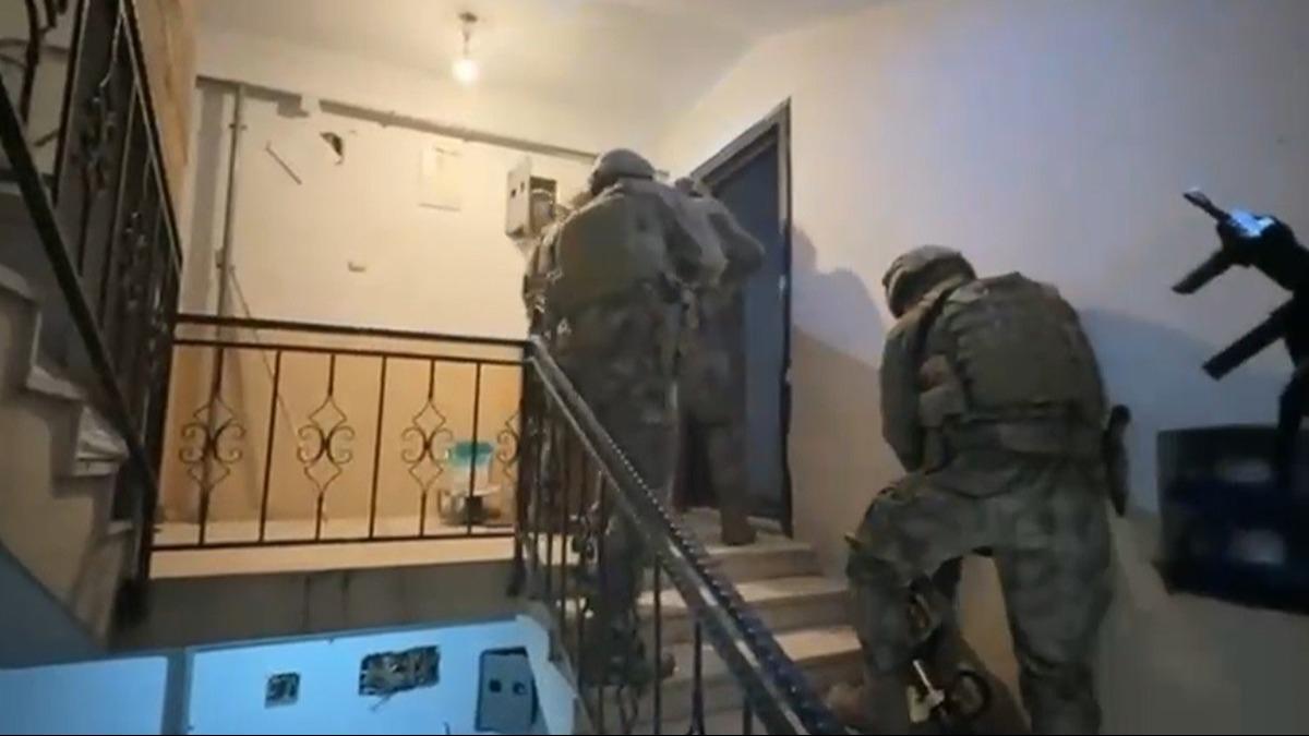 Sakarya'da ter�r �rg�t� DEA�'a darbe: Y�zlerce �rg�tsel materyal ele ge�irildi