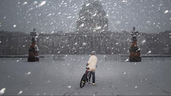 Washington'da beyaz tehlike yakla��yor: Do�u yakas� alarma ge�ti