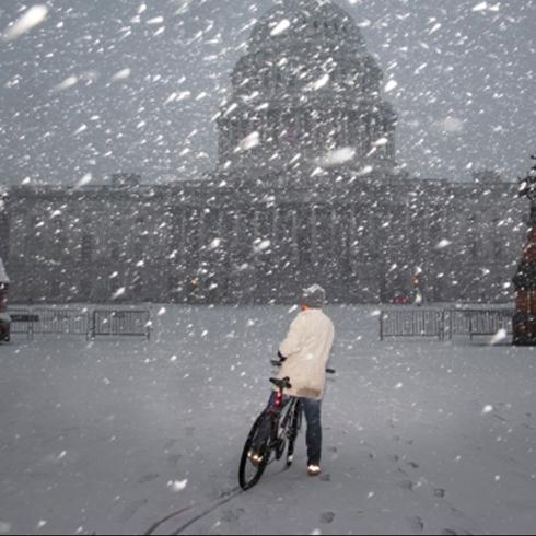 Washington'da beyaz tehlike yakla��yor: Do�u yakas� alarma ge�ti