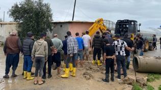 Antalya'da y�rek yakan �l�m! 3 ya��ndaki �ocuk kanalda can verdi