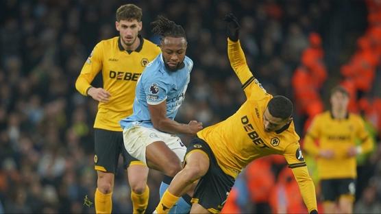 Galatasaray'�n rakibi Manchester City, Wolverhampton'� yendi