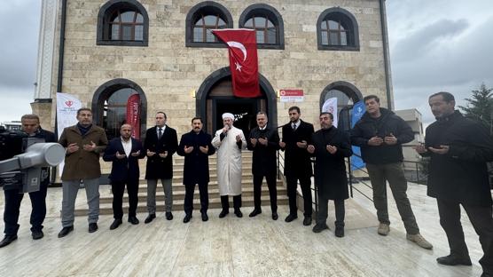 Hatay'da depremin yaraları sarılıyor: Gazze Şehitleri Camisi ibadete açıldı