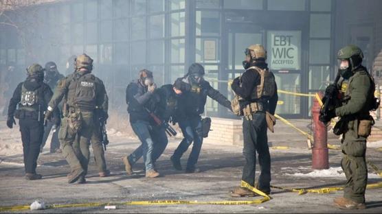 Minneapolis'te ICE polisi ac�madan vuruyor: Bir protestocu daha katledildi