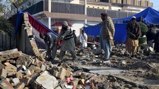 Pakistan'da d���ne intihar sald�r�s�: Can kayb� y�kseldi