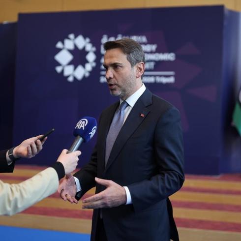 17 y�l sonra petrol ihalesine ��kacaklar... T�rkiye filo g�c�yle �n planda! Bayraktar: 2 sahayla yak�ndan ilgileniyoruz