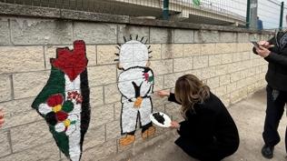 AK Parti Kad�n Kollar� duvar resimleriyle Gazze'deki insanl�k dram�na dikkati �ekti