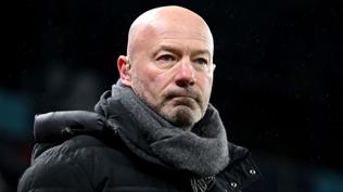 Alan Shearer'dan Liverpool'a sert ele�tiri