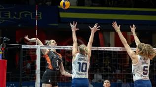 Fenerbah�e Medicana derbide kazand�! Eczac�ba�� Dynavit'i 3-1'le ge�ti