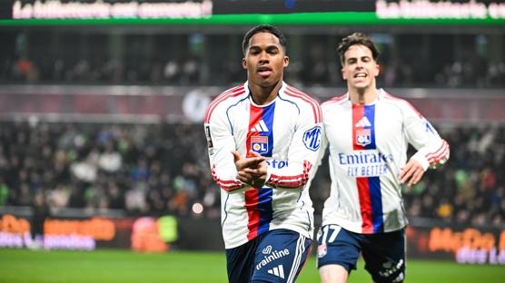 Lyon, Metz'i 5 golle ge�ti