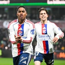 Lyon, Metz'i 5 golle ge�ti