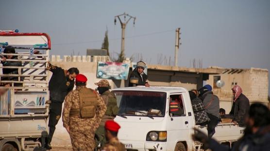 2 ayr� k�rsalda insani koridor a��ld�