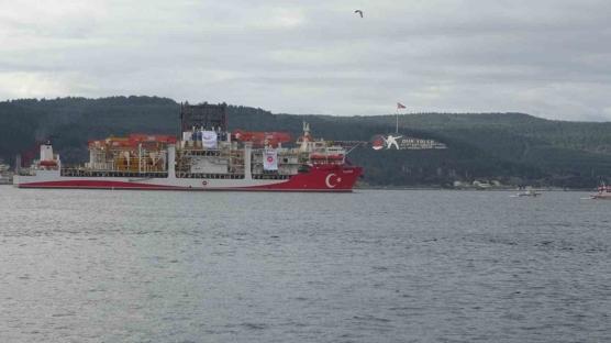 T�rk sondaj gemisi Y�ld�r�m �anakkale Bo�az�'ndan ge�ti