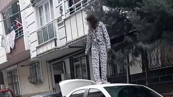 Yol ortas�nda sinir krizi! Ortal��� birbirine katt�