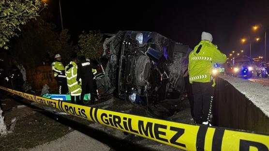 Adana'da devrilen otob�steki 8 ki�i yaraland�