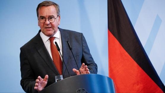 Almanya'dan Trump'a NATO tepkisi: �z�r dileyin