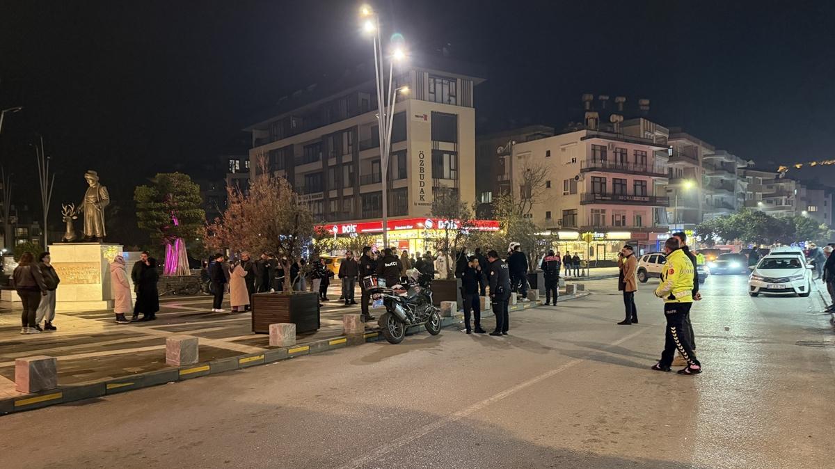 Antalya'da b��akl� kavga: 7 ki�i yaraland�