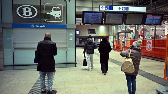 Bel�ika'da �lke �ap�nda 5 g�nl�k grev: �ok say�da tren seferleri iptal edildi