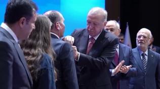 Rozetlerini Cumhurba�kan� Erdo�an takt�