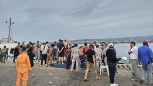 Filipinler'in Mindanao b�lgesinde 359 ki�iyi ta��yan feribot batt�