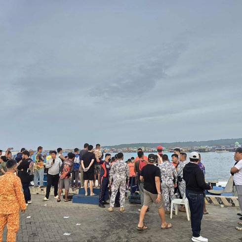 Filipinler'in Mindanao b�lgesinde 359 ki�iyi ta��yan feribot batt�