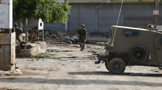 Kud�s'te ate� sesleri: Soyk�r�mc� �srail ordusu m�lteci kamp�na sald�rd�