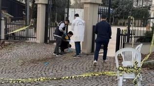 Annesinin cenazesinde karde�ini �ld�rd�: Savunmas� pes ettirdi