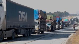 Aynularab'a yard�mlar s�r�yor! �kinci konvoy da yola ��kt�