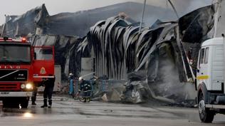 Bisk�vi fabrikas�nda patlama: Can kayb� 5'e y�kseldi