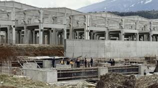 Bursa'da feci �l�m: Beton harc�n�n alt�nda kald�