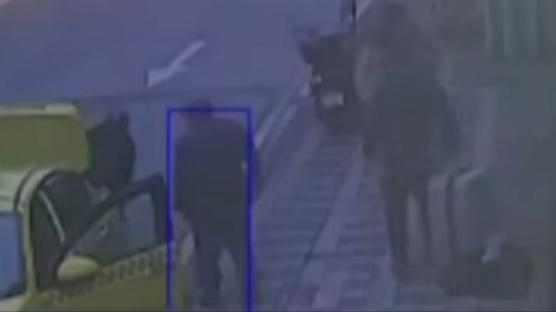 Gen� kad�n�n ba��na �t�yle vurup b��aklam��