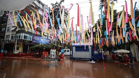 Mersin'i sa�ana ve dolu vurdu: Cadde ve sokaklar g�le d�nd�