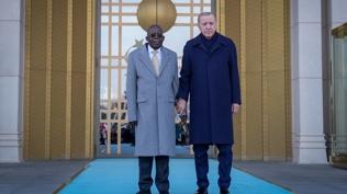 Ba�kan Erdo�an resmi t�renle kar��lad�