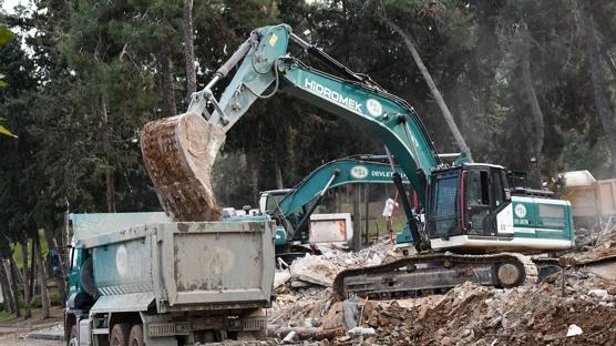 Adana'da g�l k�y�s�ndaki ka�ak yap�lara izin yok: Y�k�m s�r�yor