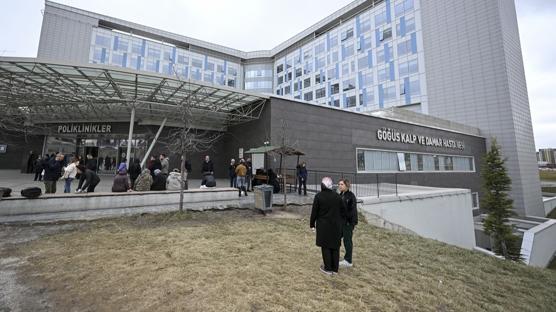 Kalp krizi ge�iren Hakan Ta��yan yo�un bak�ma al�nd�