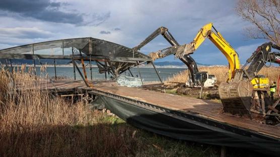 Sapanca Gölü kıyısında kaçak yapılara geçit yok: 89 iskele kaldırıldı
