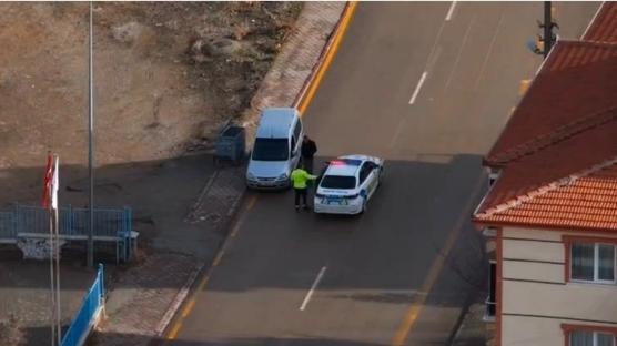 Trafik uygulamasından kaçtı, havadan takiple yakalandı: Sürücüye ceza yağdı